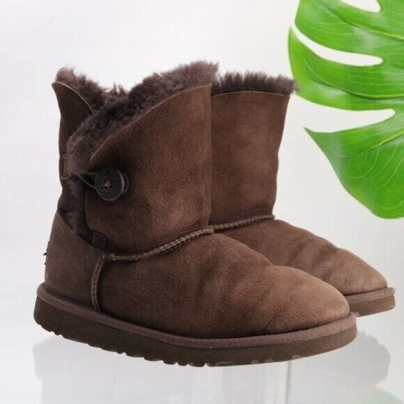 UGG Shoes - UGG Womens Bailey Button Short Boot Size 5 Brown Suede Sherpa Shearling Fury